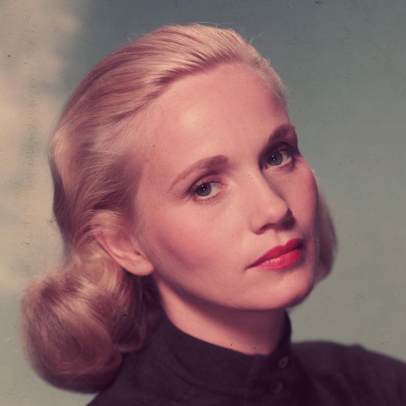 Actress Eva Saint Marie